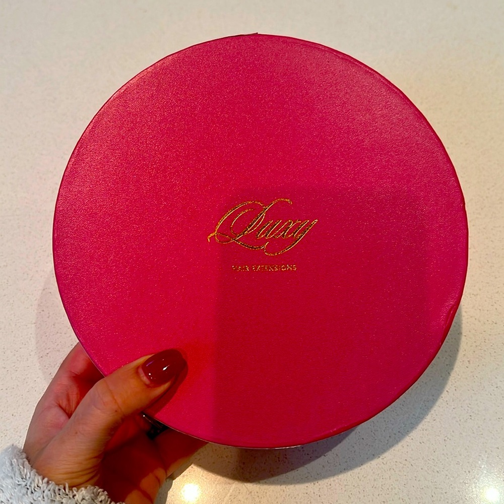 LUXY HAIR EXTENSIONS!! Brand new (bought 1/1/25) Never Fully Used only tried on